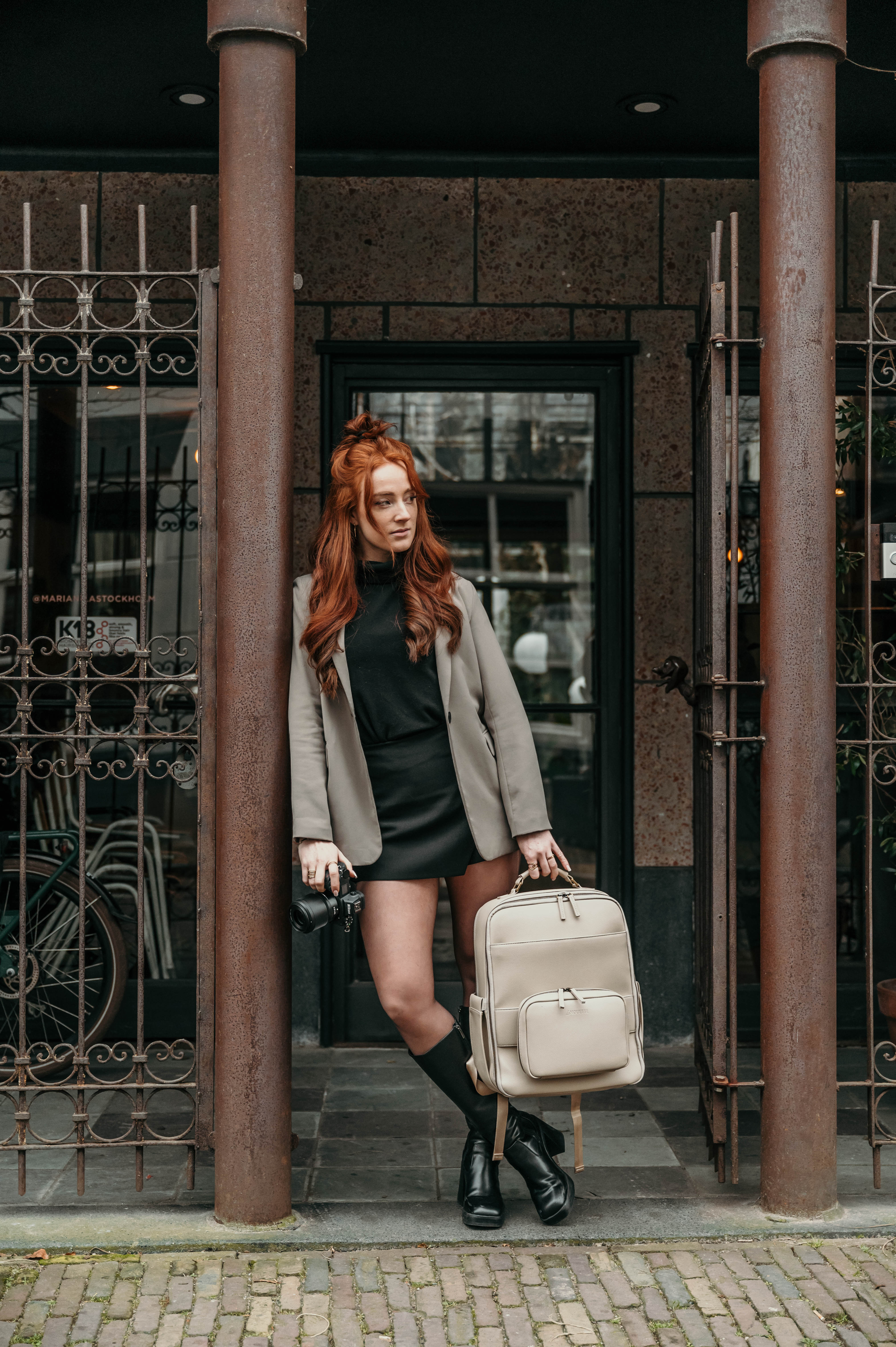 Stijlvolle camera backpack beige voor professionele fotografen