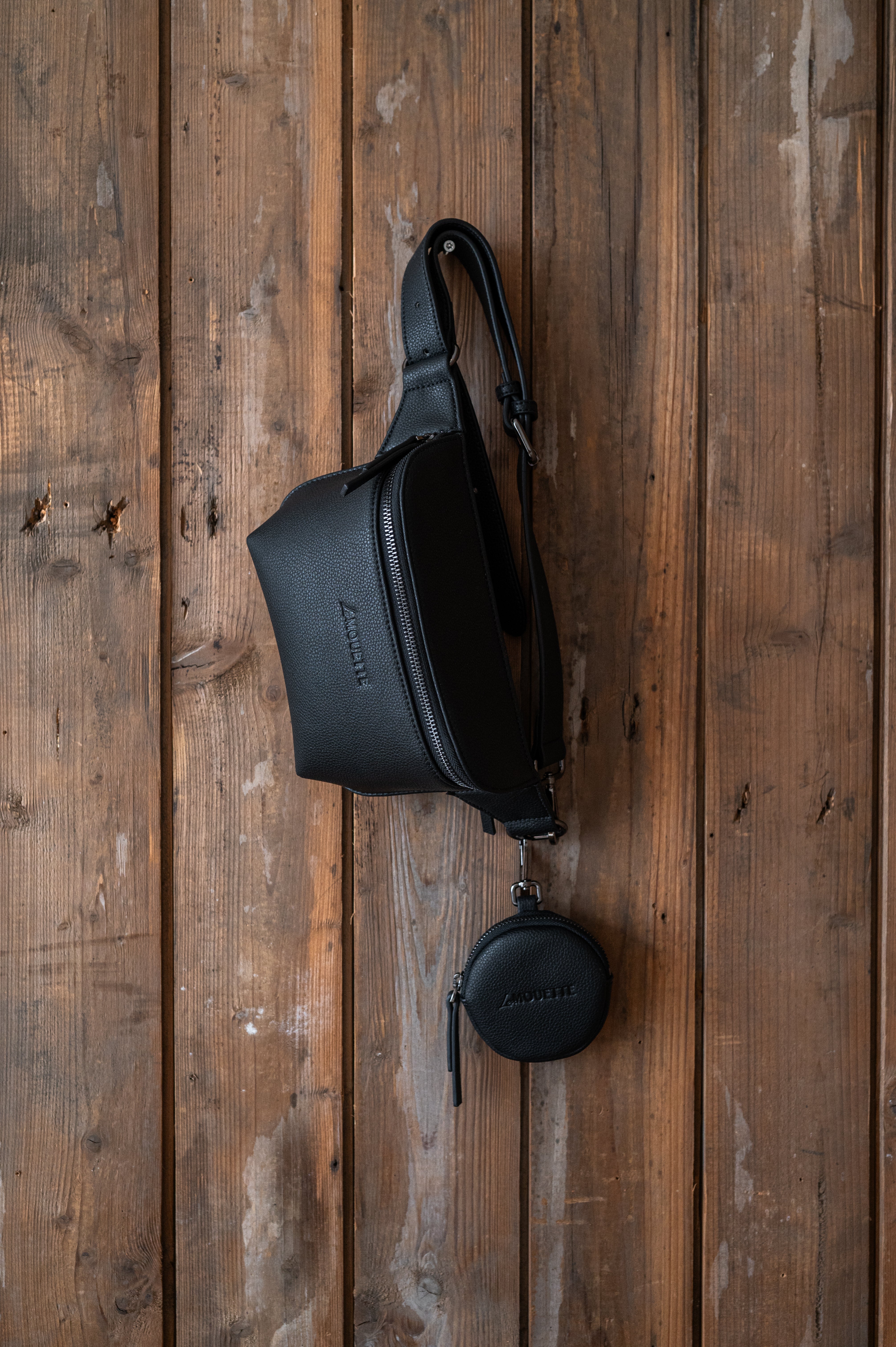 La Mouette Fanny Pack voor fotografen, gedragen op de heupen tijdens een shoot