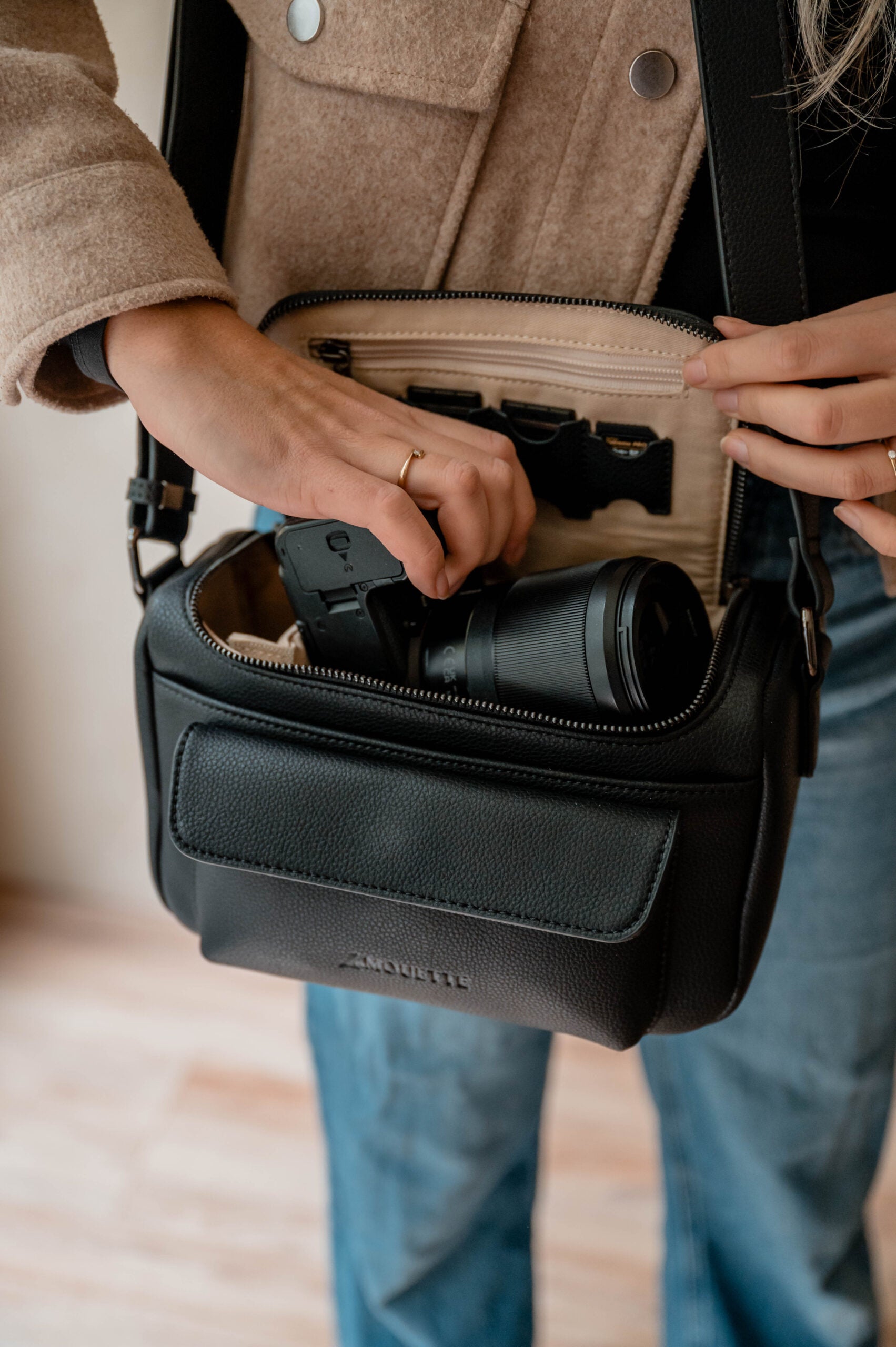 Compacte camera schoudertas voor reizen en city trips